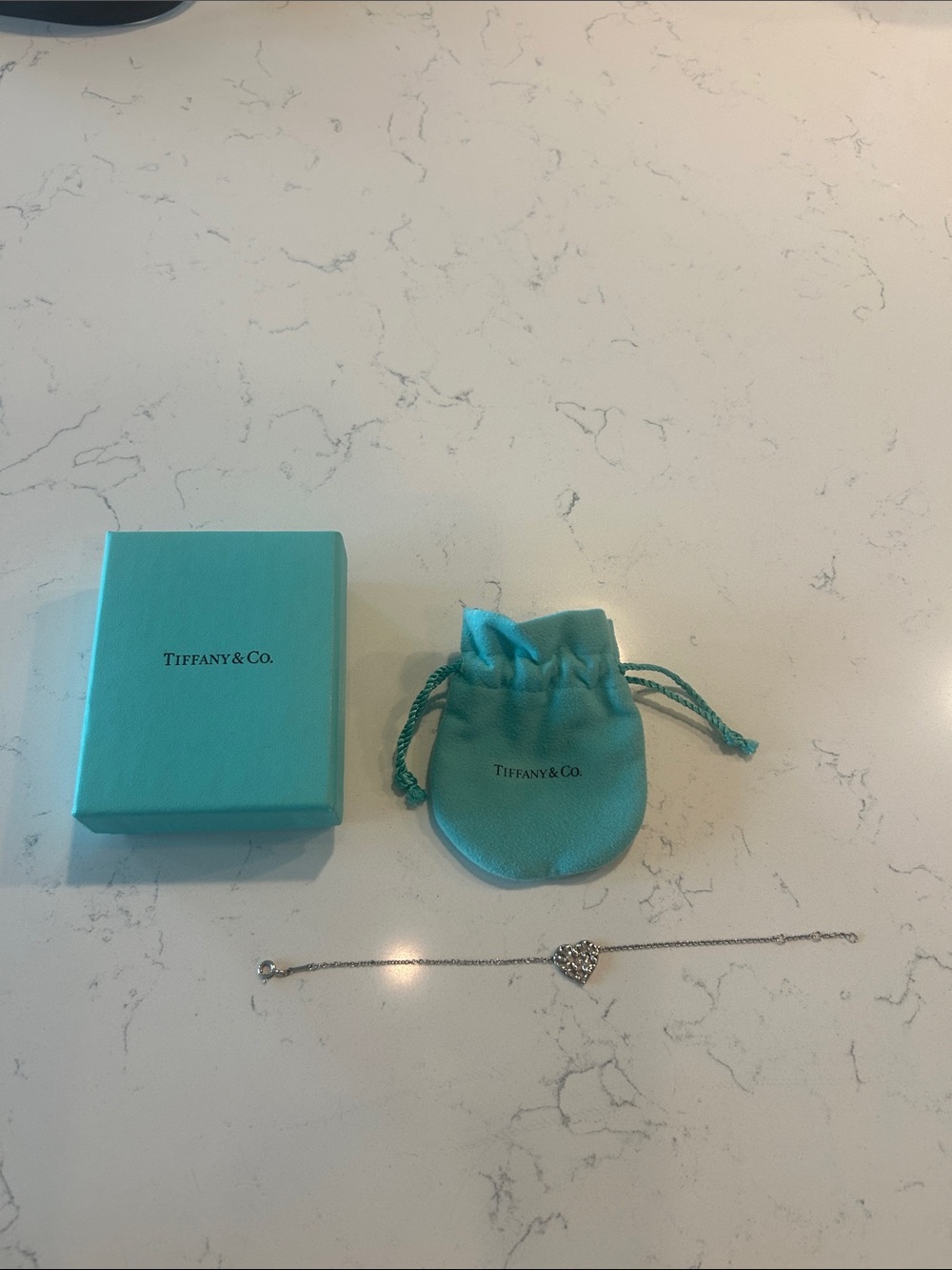Tiffany & Co. Paloma Picasso Olive leaf Silver Bracelet with Tiffany Blue Pouch. - Picture 2 of 6
